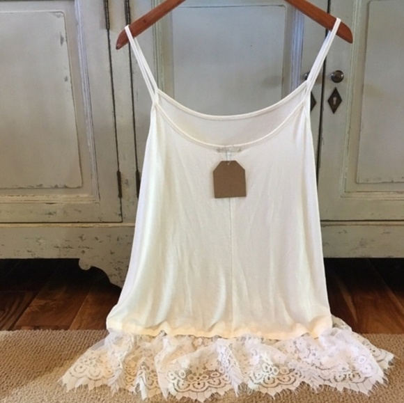 🌻🌼LAYERING LACE TANK🌼🌻 - Picture 2 of 5